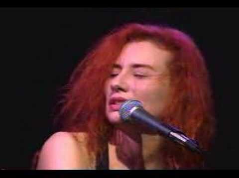 Tori Amos – Smells like teen spirit – Nirvana Cover