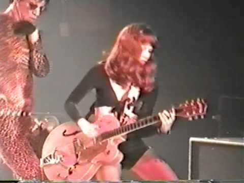 The Cramps – Love Me