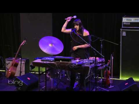 Emily Wells – Becomes the Color