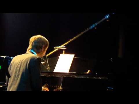 The Divine Comedy – Everybody Knows (Except You)