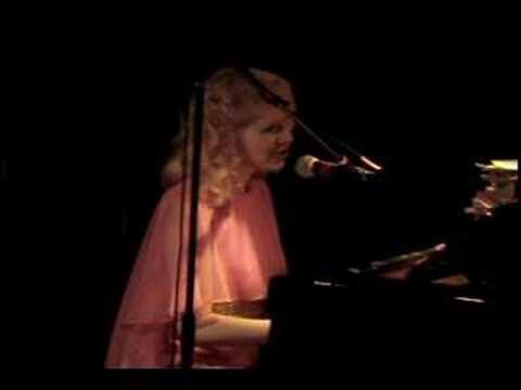 Nellie McKay – Suitcase Song